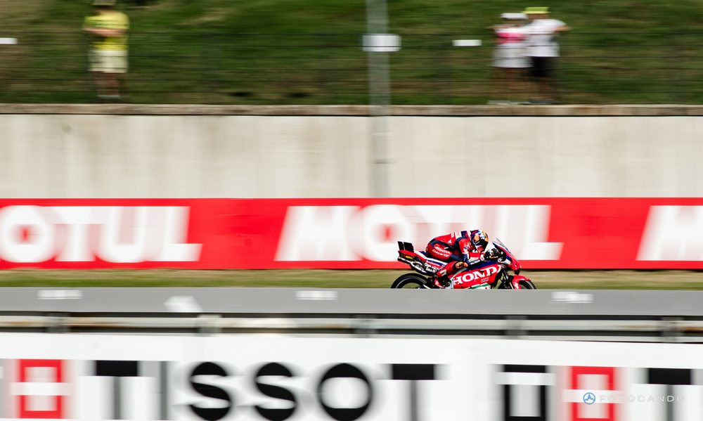 MotoGP, fast pass in front of the billboards, Misano 2025